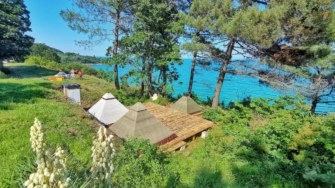 Комплекс Пирамидите Варна Luxury tent *